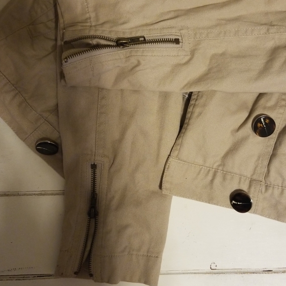Tan Jacket - Picture 3 of 6